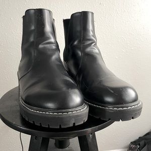 Black chunky Chelsea boot